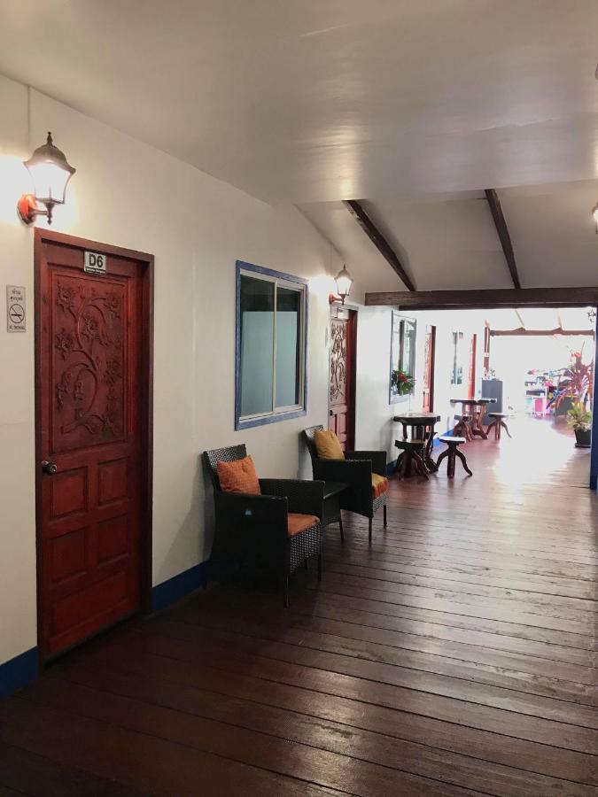 Dutchman Homestay Ko Kut Exterior photo